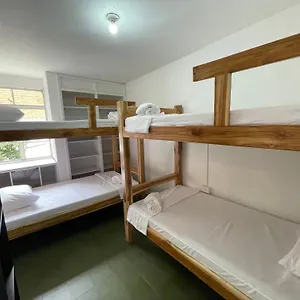 Hostal La Bodeguita Del Mundo Laureles Pensión